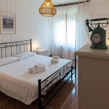 Lägenhet Montanari Zona Il S. Orsola *