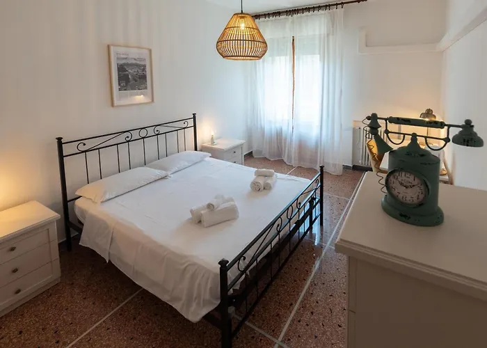 Montanari Zona Il S. Orsola Lägenhet *